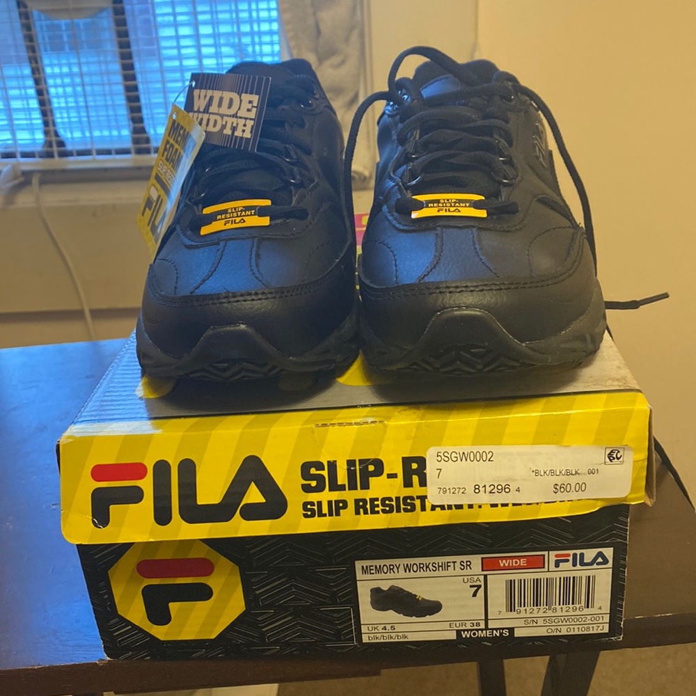 FILA Slip-Resistant Wet/Dry/Oil